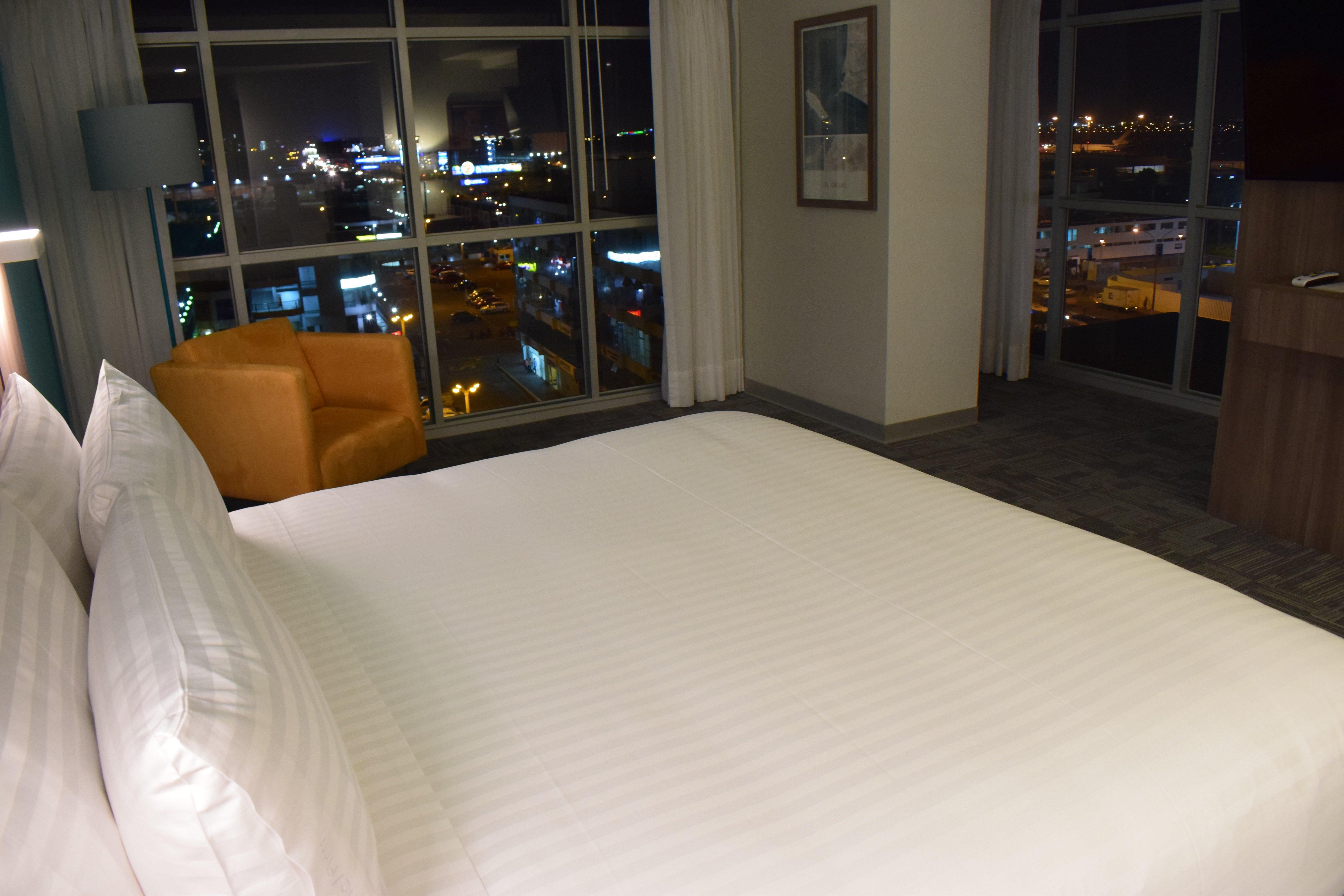 Hotel - Airport By Ihg 4*