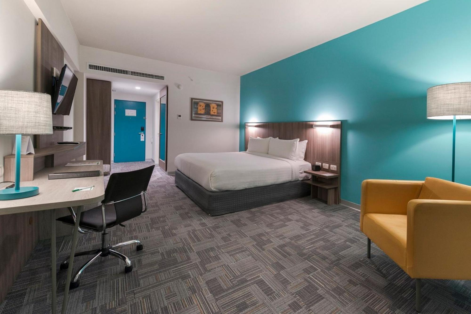 - Airport By Ihg Hotel Lima